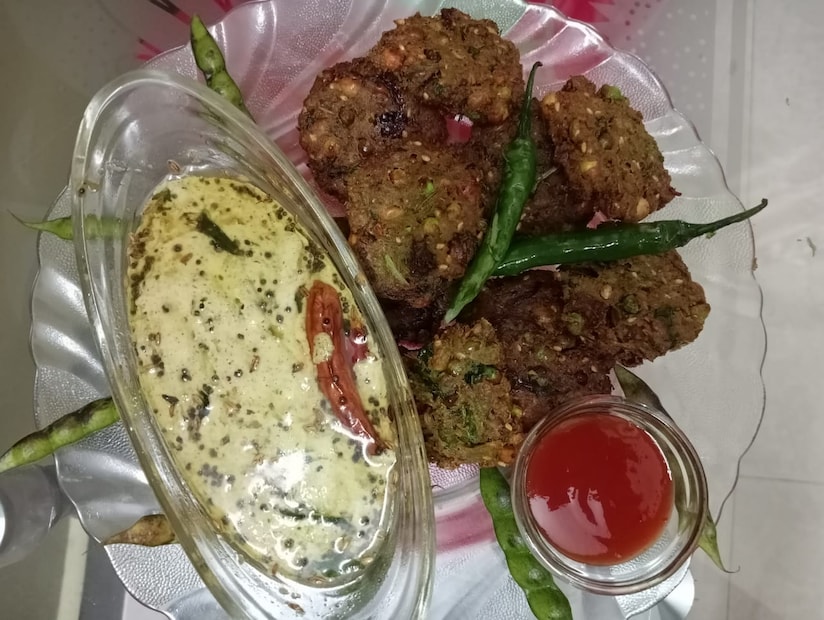 तुम्ही तुमच्या आवडत्या चटणीसोबत किंवा टोमॅटो सॉस सोबत हे वडे सर्व्ह करू शकता. अशाप्रकारे अगदी सोप्प्या पद्धतीने तुम्ही देखील नाश्त्यासाठी हे तुरीच्या दाण्यांचे वडे रेसिपी नक्कीच ट्राय करून बघा.