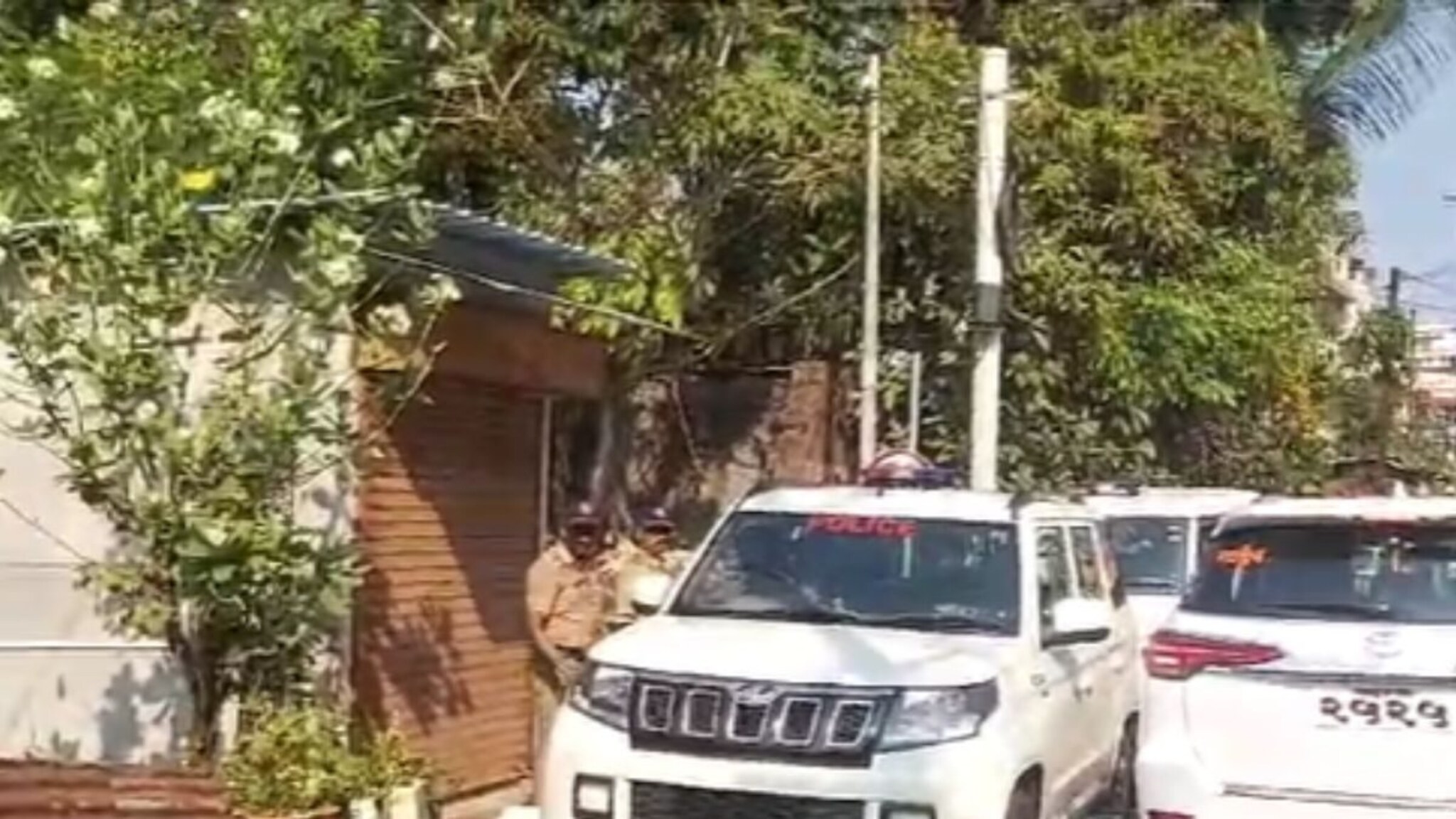 मोठी बातमी! ठाकरे गटाच्या आमदाराच्या घराची एसीबीकडून झडती; हॉटेलवरही पोहोचलं पथक