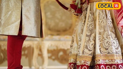 फुलांमुळे मन प्रसन्न राहतं आणि जगण्यात सकारात्मकता येते. फुलांमुळे मन प्रसन्न राहतं आणि जगण्यात सकारात्मकता येते.