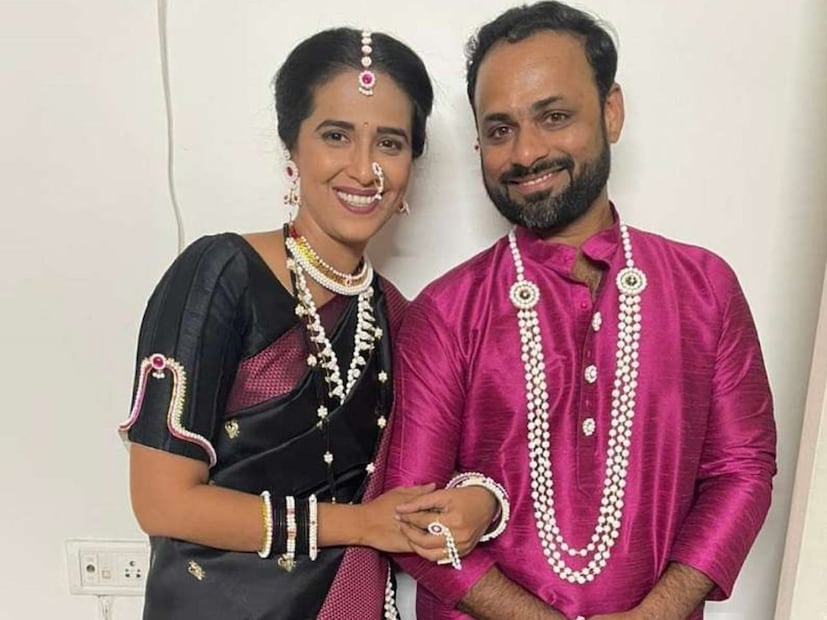 हे आहे वैज्ञानिक कारण : मकर संक्रांती हा सोल्स्टिसचा शेवटचा दिवस असल्याने तो हिवाळ्यातला सर्वात थंड दिवस मानला जातो. त्यामुळे या दिवशी काळा रंग परिधान करण्याची प्रथा आहे. कारण इतर रंगांच्या तुलनेत काळा रंग अधिक उष्णता शोषून घेतो आणि त्यामुळे शरीर उबदार ठेवण्यासाठी मदत होते.