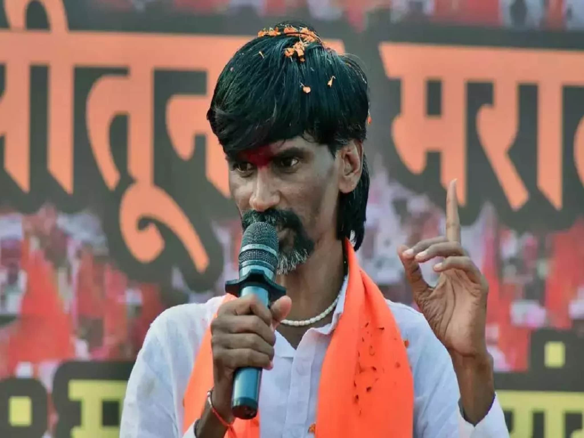 Manoj Jarange : मनोज जरांगेंना मोठा धक्का, हिंगोलीमध्ये पोलिसांची मोठी कारवाई