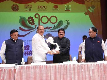 100 व्या अ. भा. मराठी नाट्य संमेलनात सांस्कृतिक कार्यक्रमांची रेलचेल