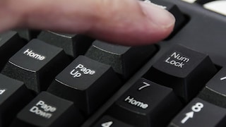 कीबोर्डच्या Num Lock बटणाचा उपयोग नेमका काय? अनेक वर्ष कॉम्प्युटर वापरणाऱ्यांनाही माहिती नसेल!