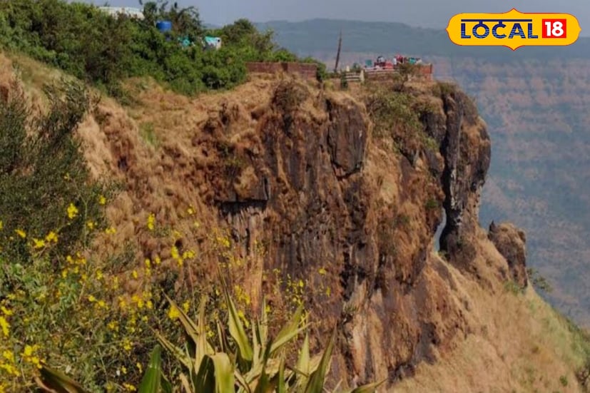 महाराष्ट्राचे मिनी काश्मीर म्हणून <a href="https://news18marathi.com/maharashtra/satara/">सातारा जिल्ह्यातील</a> महाबळेश्वरची ओळख आहे. घनदाट जंगले, उंच डोंगर, खोल दऱ्या, हिरवेगार भूप्रदेश, वाहणारे धबधबे आणि गुलाबी थंडी यामुळे पर्यटकांचा या ठिकाणाकडे ओढा असतो. महाबळेश्वरच्या परिसरात पर्यटकांना आकर्षित करणारी अनेक पर्यटन स्थळे आहेत. याबाबतच आपण जाणून घेणार आहोत. महाराष्ट्राचे मिनी काश्मीर म्हणून <a href="https://news18marathi.com/maharashtra/satara/">सातारा जिल्ह्यातील</a> महाबळेश्वरची ओळख आहे. घनदाट जंगले, उंच डोंगर, खोल दऱ्या, हिरवेगार भूप्रदेश, वाहणारे धबधबे आणि गुलाबी थंडी यामुळे पर्यटकांचा या ठिकाणाकडे ओढा असतो. महाबळेश्वरच्या परिसरात पर्यटकांना आकर्षित करणारी अनेक पर्यटन स्थळे आहेत. याबाबतच आपण जाणून घेणार आहोत.