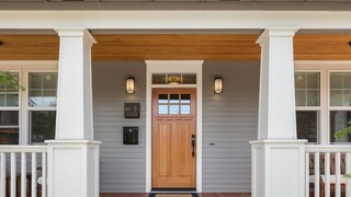 फरशीखाली जे दिसलं ते पाहून उडाला थरकाप