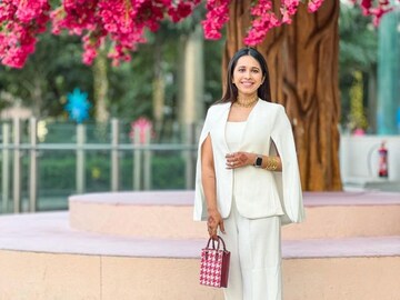 अभिनेत्री श्रेया बुगडेनं 'या' ठिकाणी सुरू केलं हॉटेल; असा आहे मेन्यू