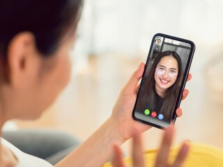 सिम आणि इंटरनेटशिवायही करू शकता VIDEO Call सिम आणि इंटरनेटशिवायही करू शकता VIDEO Call