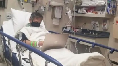 शेवटच्या क्षणीही तो काम करत राहिला, PHOTO पाहून अंगावर येईल काटा शेवटच्या क्षणीही तो काम करत राहिला, PHOTO पाहून अंगावर येईल काटा