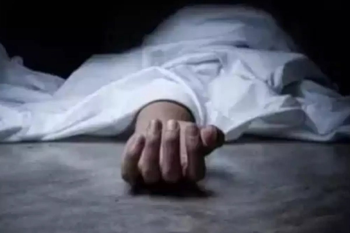 सिगरेट पर ‘सुलगा’ विवाद; दो युवतियों ने की एक युवक की हत्या सिगरेट पर ‘सुलगा’ विवाद; दो युवतियों ने की एक युवक की हत्या