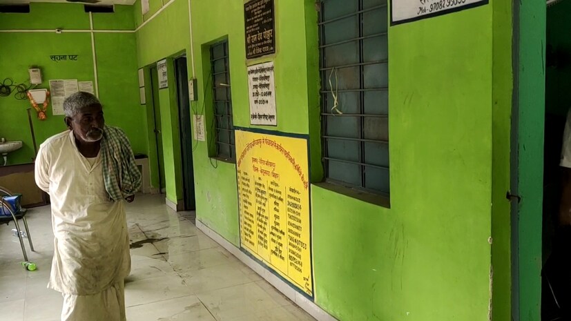 सरपंचने सांगितले की, गुन्हा दाखल झाल्यानंतर दोन्ही पक्षकारांना नोटीस देऊन सुनावणीला उपस्थित राहण्यास सांगितले जाते. गाव न्यायालयात न्यायालयासारखी बैठकही आयोजित करण्यात आली आहे. याठिकाणी दोन्ही पक्ष आपापल्या परीने उभे राहून युक्तिवाद करतात.