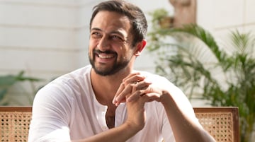 आजोबा माजी CM तर वडील 5 वेळा आमदार; अभिनेता व्हिलन बनून देतोय बड्या हिरोना टक्कर आजोबा माजी CM तर वडील 5 वेळा आमदार; अभिनेता व्हिलन बनून देतोय बड्या हिरोना टक्कर