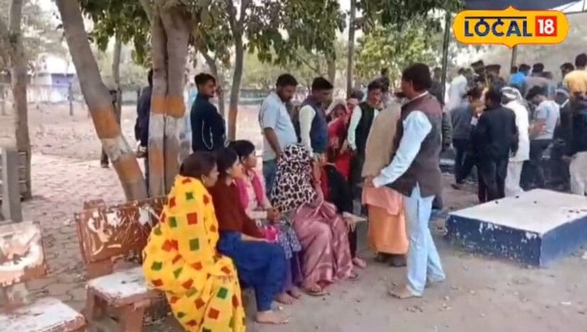 निवृत्त एएसआय हरिश्चंद्र यांना मुलगा नव्हता. त्यामुळे वडिलांवर अंत्यसंस्कार करण्यासाठी मुलींनी एकत्र येऊन अंतिम संस्कार करण्याचा निर्णय घेतला. 