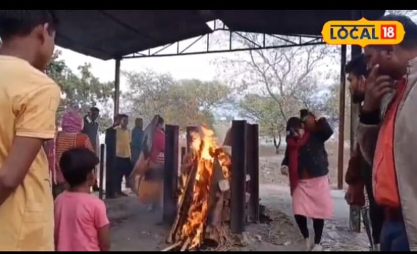 वडिलांच्या निधनानंतर 9 मुलींपैकी दोन मुलींचे लग्न राहिले आहे. रोशनी आणि गुडिया या मुली अविवाहित असून त्यांच्या लग्नाची जबाबदारी आता या 7 बहिणींवर आहे. आता या 7 बहिणी आपल्या दोन्ही बहिणींच्या लग्नासाठी वडिलांचे कर्तव्य पार पाडणार आहेत. 