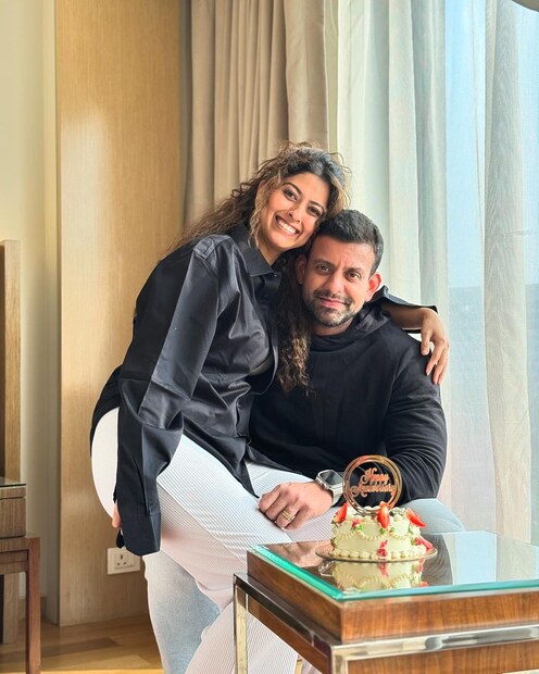 'सर्जरी होण्याआधीच आम्ही दोघांनी ठरवलं होतं की ताजमध्ये जायचंय,  आम्ही डॉक्टरांची रितसर परवानगी काढून बाहेर गेलो होतो. ताजमध्ये लग्नाचा वाढदिवस साजरा करायचा हे आधीपासून स्वप्न होतं. फक्त सर्जरी वगैरे होईल याची कल्पना नव्हती. डॉक्टरांनी देखील आम्हाला परवानगी दिली. जेवणाचं थोडंफार पथ्य होतं. पण,आम्ही दोघांनी ते मॅनेज केलं.' असा खुलासा दोघांनी केला आहे. 