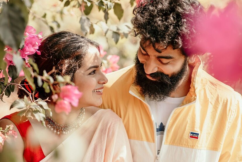  ‘सातव्या मुलीची सातवी मुलगी’ या मालिकेतील अद्वैत म्हणजेच अभिनेता अजिंक्य ननावरे आणि शिवानी सुर्वेचं लग्न झालं. त्यांच्यापाठोपाठ आता नेत्राही लग्नगाठ बांधणार आहे. 