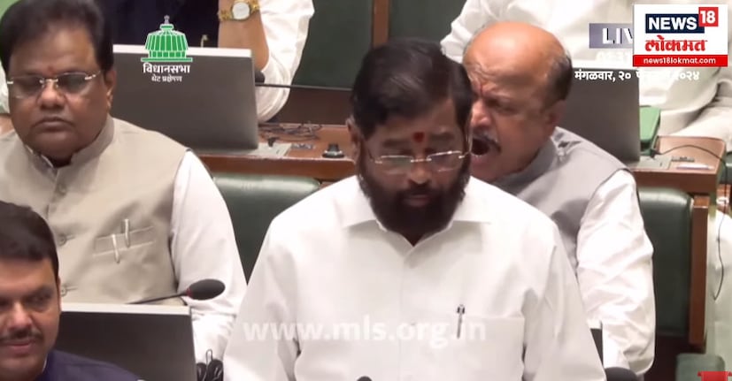 मुंबई : <a href="https://news18marathi.com/tag/maratha-reservation/">मराठा समाजाला आरक्षण</a> देण्यासाठी आज विधिमंडळाचं विशेष अधिवेशन घेण्यात आलं आहे. या अधिवेशनात मराठा आरक्षण विधेयक एकमताने मंजूर झालं आहे.  मुंबई : <a href="https://news18marathi.com/tag/maratha-reservation/">मराठा समाजाला आरक्षण</a> देण्यासाठी आज विधिमंडळाचं विशेष अधिवेशन घेण्यात आलं आहे. या अधिवेशनात मराठा आरक्षण विधेयक एकमताने मंजूर झालं आहे.