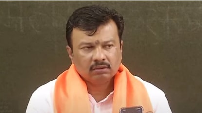 बारस्करांचं 'लाव रे ती ऑडिओ', जरांगेंच्या जवळच्या माणसाची क्लिप ऐकवली बारस्करांचं 'लाव रे ती ऑडिओ', जरांगेंच्या जवळच्या माणसाची क्लिप ऐकवली