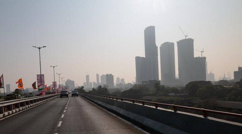 यासाठी ‘एमएमआरडीए’कडून वाहतूक विभागाकडे हा मार्ग बंद करण्याची मागणी केली होती. 