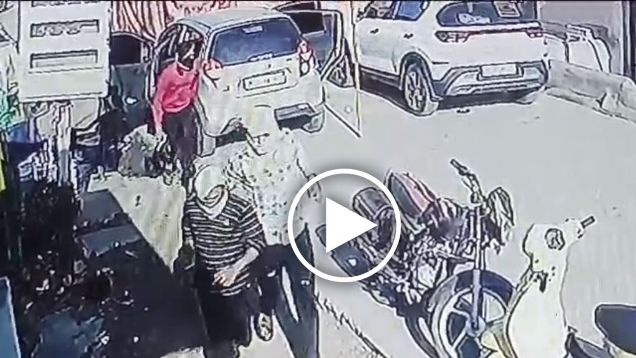 गोळीबाराने महाराष्ट्र पुन्हा हादरला, कार्यालयात घुसून भाजप नेत्यावर 4 राऊंड फायर