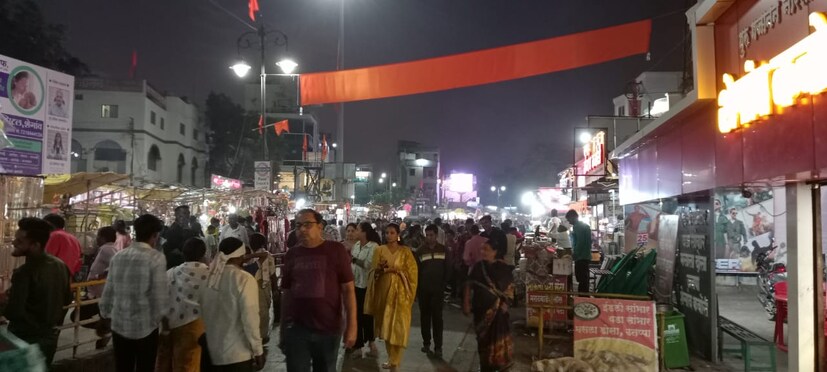 ज्यात पोळी, बटाट्याची भाजी, पिठलं, बुंदीचा लाडू किंवा शिरा, डाळ आणि भात असा महाप्रसाद असतो. शिवाय जे भक्त भक्त निवासात महाप्रसादाची वेळ संपल्यानंतर किंवा रात्री 10 नंतर येतात त्यांच्यासाठी रात्री 12 वाजेपर्यंत मसालेभात सेवा उपलब्ध करून दिली जातेय. त्यामुळे भक्तांना मोठा दिलासा मिळतोय.(अमिता शिंदे, प्रतिनिधी)