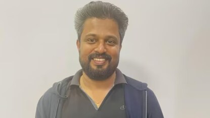 राजीव अरिक्कट असं या व्यक्तीचं नाव आहे