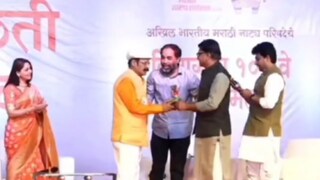 अशोक चव्हाण BJP मध्ये, काँग्रेसचे 2 आमदार गेले कुठे? 'व्हॅलनन्टाईन डे'ला भाजप नेत्याने पाठवला गुलाब