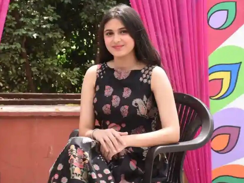 डर्माटोमायोसिटिसमध्ये कमकुवत रोगप्रतिकारक शक्तीमुळे स्नायू खूप कमकुवत होतात. नितंब, मांड्या, खांदे, हाताचा वरचा भाग आणि मानेचे स्नायू झपाट्याने कमकुवत होऊ लागतात. ही कमजोरी डाव्या आणि उजव्या दोन्ही बाजूंना येऊ शकते, ज्यामुळे हळूहळू खूप वाईट स्थिती निर्माण होते.