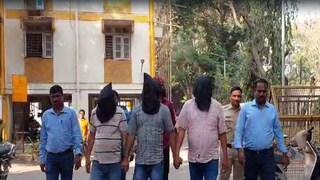 पुजाऱ्याला लुटणारे चोर पुजाऱ्याला लुटणारे चोर