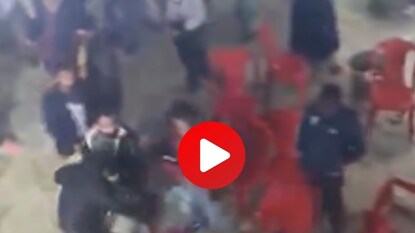 लग्नातील भांडणाचा व्हायरल व्हिडीओ लग्नातील भांडणाचा व्हायरल व्हिडीओ