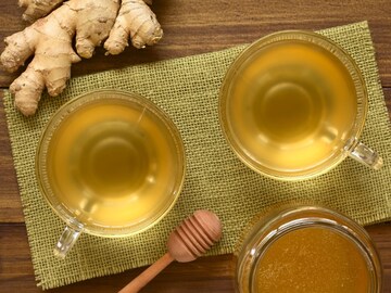 आल्याचा चहा म्हणजे औषधांचा कॉम्बो पॅक! रोज प्या, शरीरात होतील 5 चांगले बदल