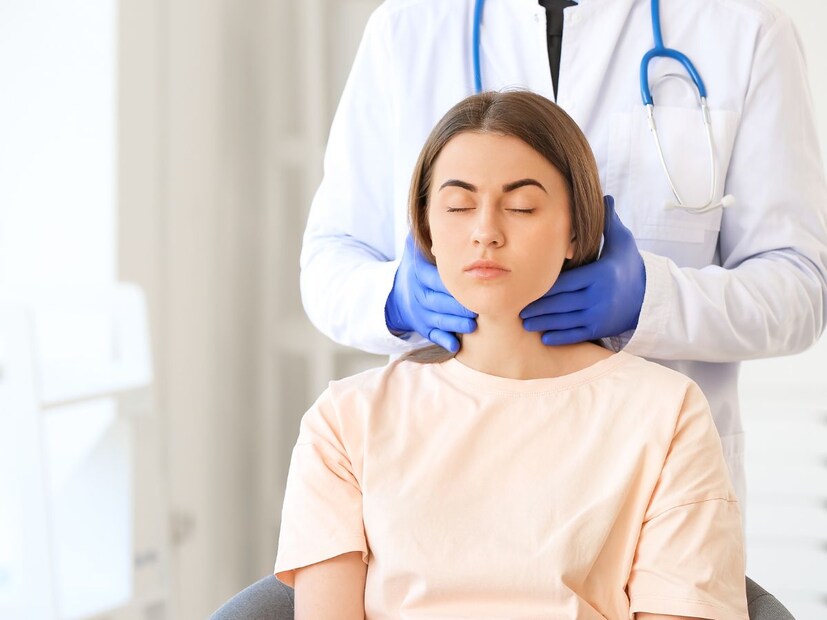 जबडा आणि कान दुखणे : शरीरातील थायरॉईड संप्रेरकांचे असंतुलन झाल्यास रुग्णांच्या वेदना हळूहळू मानेपासून जबड्यापर्यंत आणि कानापर्यंत पोहोचतात. अशा स्थितीकडे दीर्घकाळ दुर्लक्ष करणे घातक ठरू शकते. जर कोणाला हा त्रास होत असेल तर त्यांनी त्वरित डॉक्टरांशी संपर्क साधावा. 