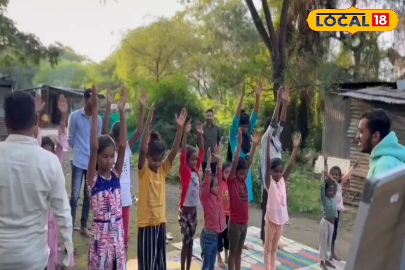आजची लहान मुलं उद्याची युवा पिढी आणि युवा पिढी हे भारताच भविष्य आहे. त्यामुळे या मुलांना घडवणं फार महत्त्वाचं आहे. अपर केजी ते पहिल्या वर्गातील मुलं आमच्या शाळेत आहेत. म्हणजे सर्वच वयोगटातील मुलं आहेत. आता 250 स्वयंम सेवक हे संस्थेमध्ये काम करतात, अशी माहिती अभिजित पोखरणीकर याने दिली आहे.