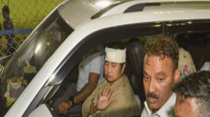 ममता बॅनर्जींसोबत काय घडलं? ममता बॅनर्जींसोबत काय घडलं?