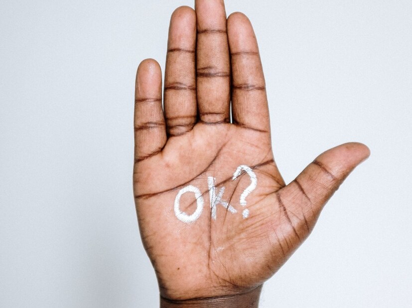 ‘हफपोस्ट’ने प्रसिद्ध केलेल्या एका रिपोर्टमध्ये मात्र वेगळीच माहिती दिली आहे. या अहवालानुसार, ओके हा शब्द खरंतर Okeh या शब्दापासून (OK word origin claim) आला आहे. अमेरिकेतल्या मूळनिवासी असलेल्या चॉक्टॉ जातीमध्ये हा शब्द वापरला जातो.