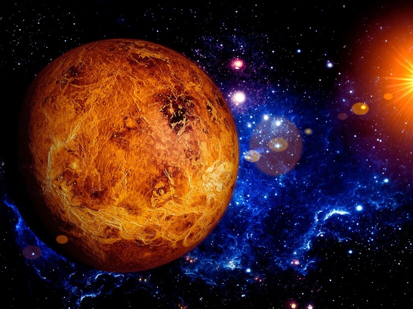 शुक्र ग्रहाला भौतिक, शारीरिक आणि वैवाहिक सुखांचा कारक मानतात. बुध आणि शनी हे त्याचे मित्र ग्रह, तर सूर्य आणि चंद्र हे शत्रू ग्रह आहेत, असं म्हणतात. शुक्राचा 23 दिवसांमधून एकदा एका राशीतून दुसऱ्या राशीत प्रवेश होतो. ज्या व्यक्तीच्या पत्रिकेत शुक्राचं स्थान शुभ आणि उच्च असतं, तिला कधीच कसलीच कमतरता भासत नाही. शुक्राच्या शुभ प्रभावामुळे या राशींच्या व्यक्तींना साक्षात धनदेवता लक्ष्मी देवीचा आशीर्वाद मिळतो, अशी मान्यता आहे. त्यामुळे शुक्राच्या प्रिय राशी नेमक्या कोणत्या आहेत, जाणून घेऊया.