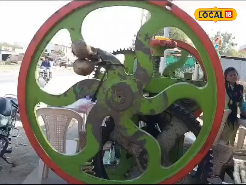 कोरोना आधी मी गृहिणी म्हणून काम करायचे. माझे पती घराचा सगळा भार सांभाळायचे. मात्र, कोरोनानंतर आमच्यावर हार्दिक संकट वाढवलं. त्यामुळे फक्त पतीच्या कमाईवर विसंबून न राहता मी देखील काहीतरी हातभार लावण्याचा ठरवलं. यासाठी रस्त्यावरच रसवंतीगृह आणि नाश्ता सेंटर सुरू केले. 