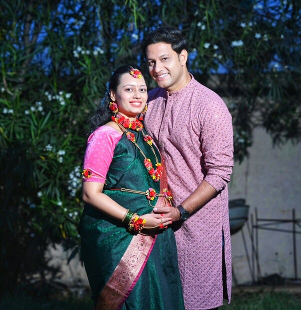 काही महिन्यांपूर्वी संजयने बायकोच्या डोहाळेजेवणाचे फोटो देखील सोशल मीडियावर शेअर केले होते.