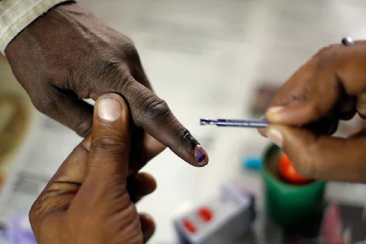 मुक्त! मुक्त!! मुक्त!!! मतदान के बाद शराब, खाना और यात्रा मुफ्त; यह ऑफर काफी समय से चल रहा है मुक्त! मुक्त!! मुक्त!!! मतदान के बाद शराब, खाना और यात्रा मुफ्त; यह ऑफर काफी समय से चल रहा है