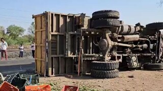 चाळीसगावमध्ये भीषण अपघात