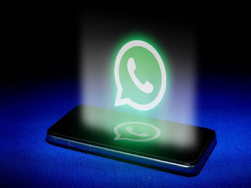 अनेक भारतीय कंपन्या आता आपले प्रमोशनल मेसेज हे WhatsAppच्या माध्यमातून पाठवतात. WhatsApp बिझनेस अंतर्गत कंपन्यांचा प्रोफाइल्स असतात. ज्या यूझर्सला ग्राहक म्हणून जोडतात. पण यामुळे आपलं WhatsApp इनबॉक्स फूल होतो. नोटिफिकेशन्समुळे आपण त्रस्त होते. पण हे मेसेज तुम्ही बंद करु शकता.