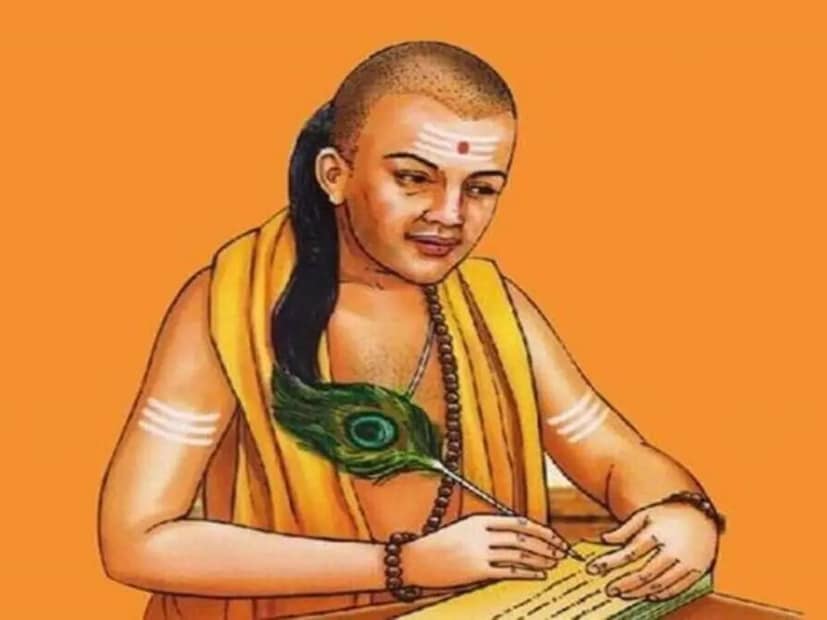 आचार्य चाणाक्य यांच्या चाणाक्य नितीमध्ये अनेक गोष्टींसंबंधीत सांगितलं जातं. महिलांना आवडणाऱ्या गोष्टींचा उल्लेख चाणाक्यांनी नितीशास्त्रामध्ये केला आहे. 
