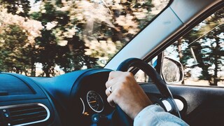 बारिक होणं व्यक्तीला पडलं महागात बारिक होणं व्यक्तीला पडलं महागात