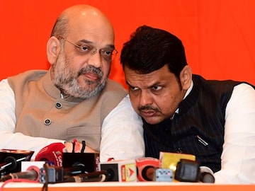 देवेंद्र फडणवीसांचा राजीनामा स्वीकारला जाणार? दिल्लीतून आली मोठी अपडेट