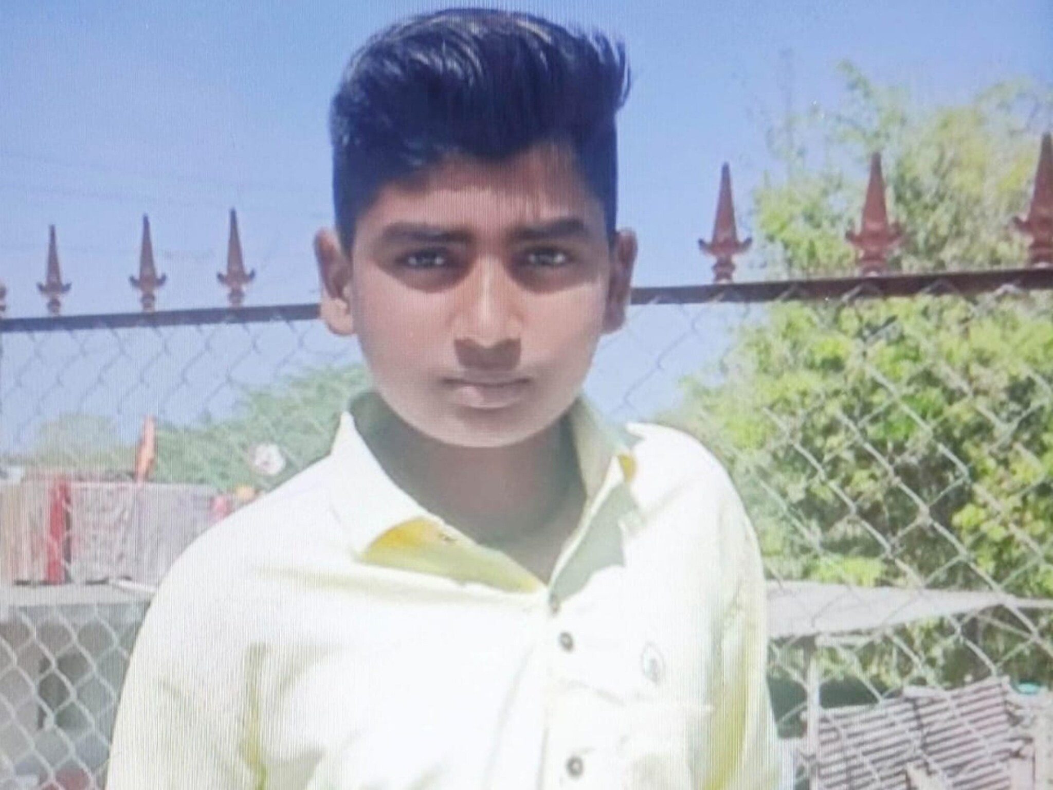 बैलगाडी घेऊन चारा आणायला गेला तो परतलाच नाही; 13 वर्षीय मुलाच्या मृत्यूने खळबळ