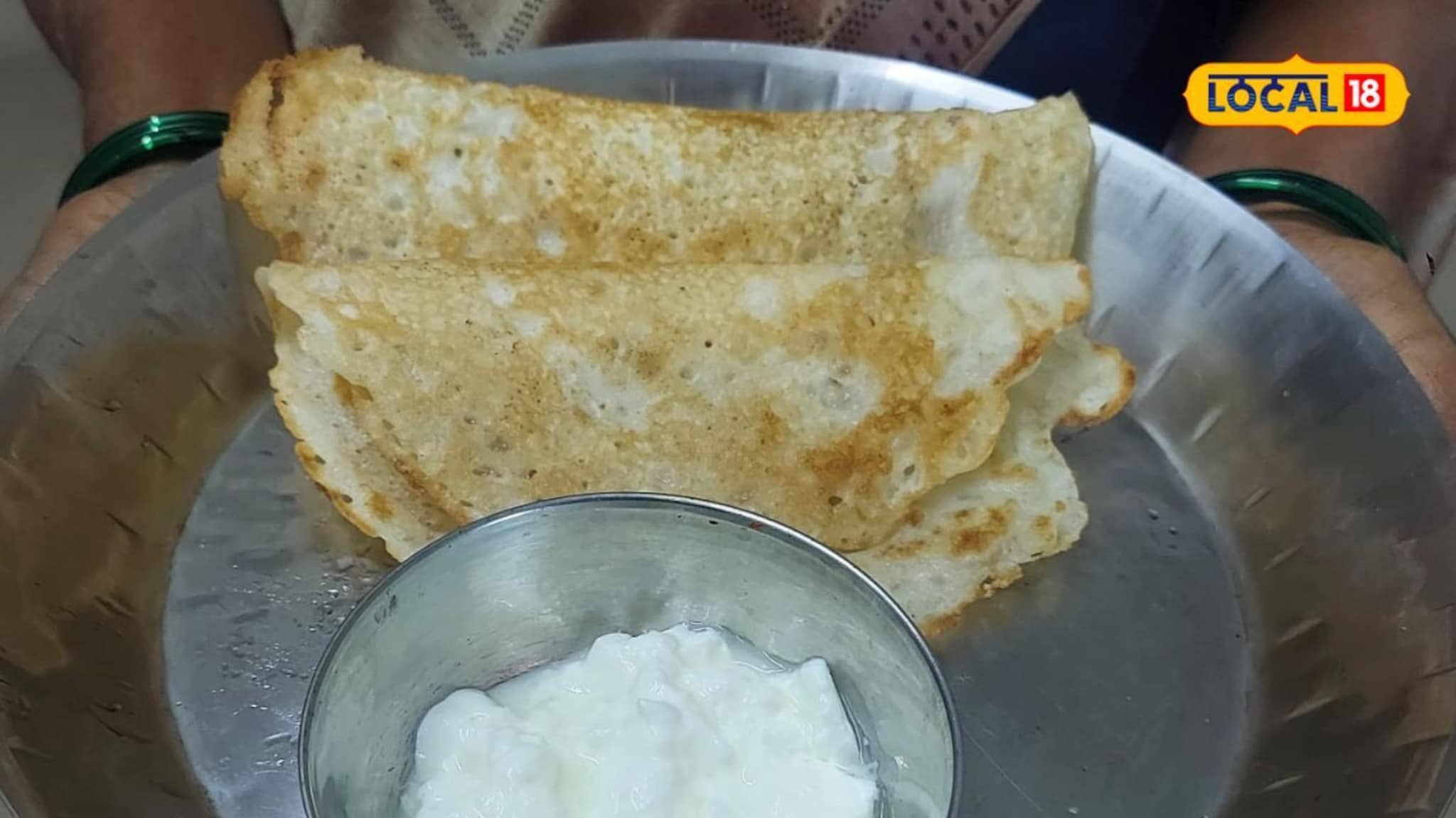 उपवासाला साबुदाणा खिचडी खाऊन कंटाळलात? असे बनवा घावन Video