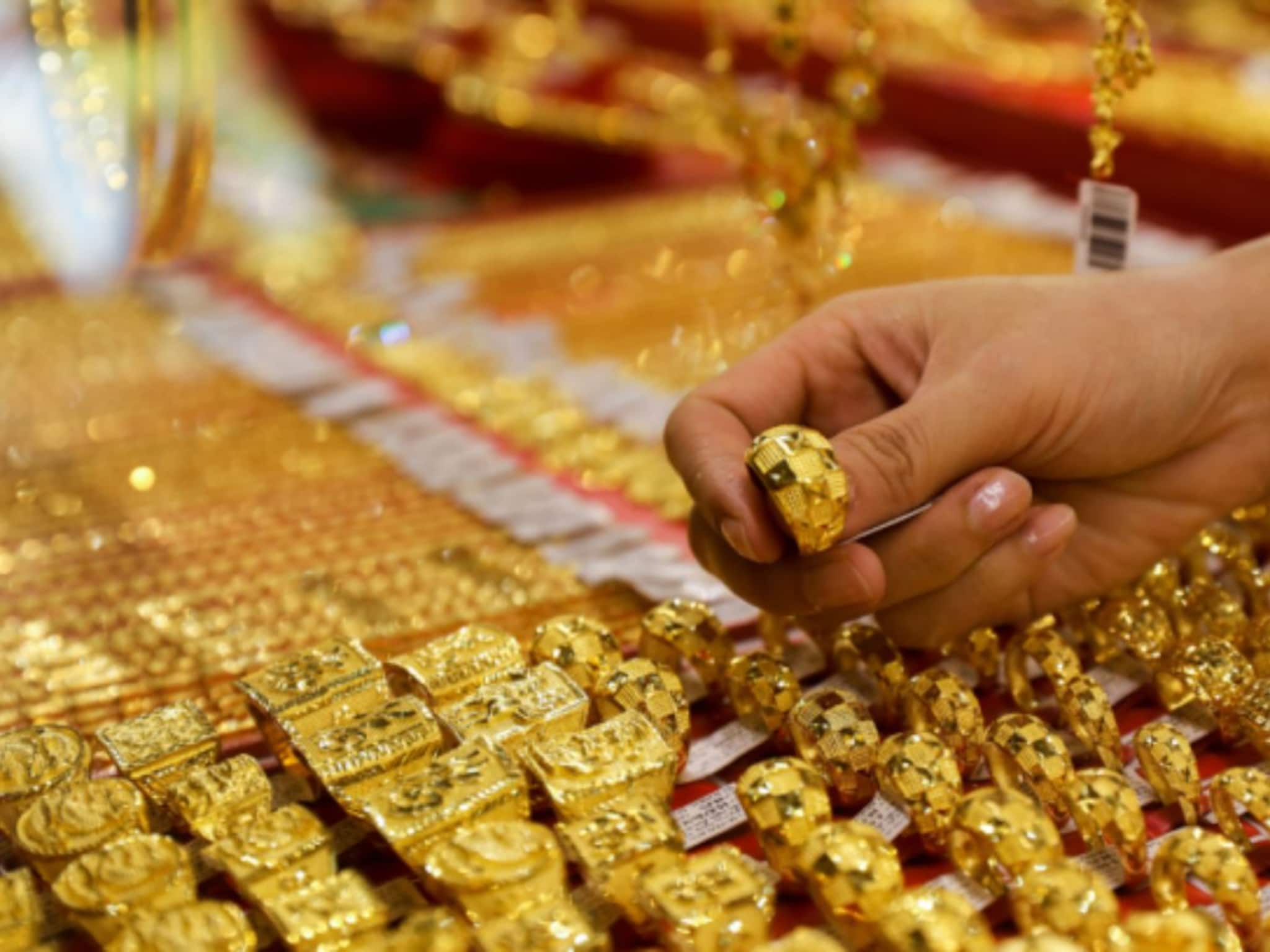 Gold Rate : सोन्याला ऐतिहासिक झळाळी, पहिल्यांदाच असं घडलं, किती आहे दर?