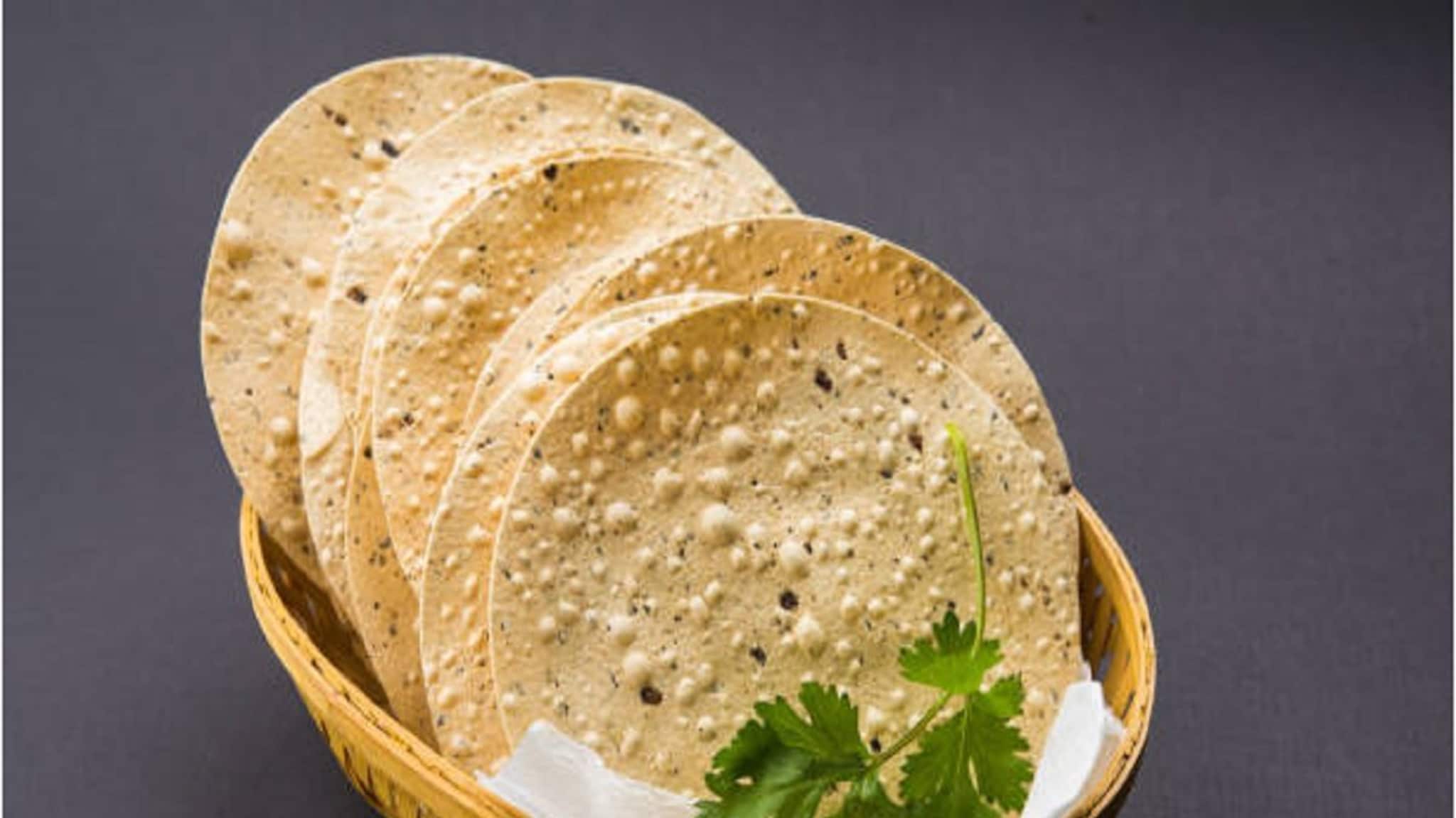 Oil Free Papad : ना तेल, ना एअर फ्रायर, किचनमधला 'हा' पदार्थ वापरून तळा पापड