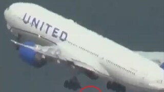 प्लेनचा टायर निखळला