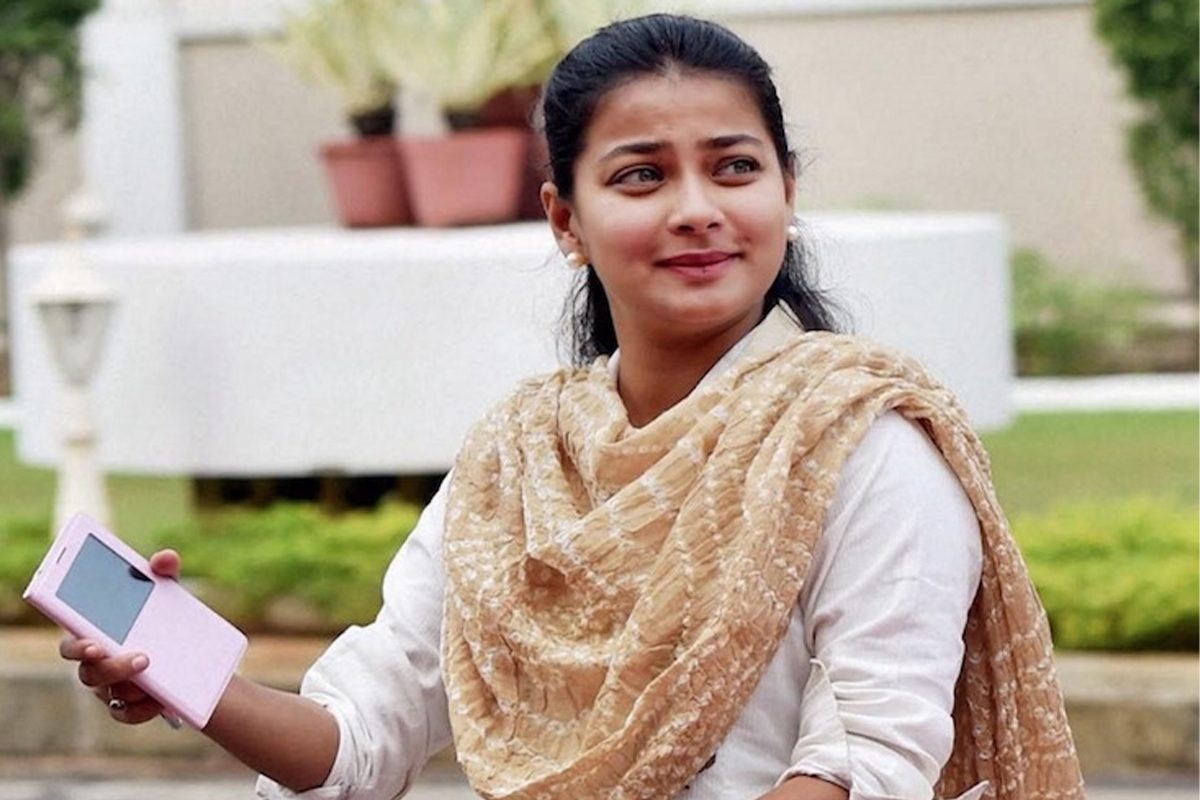 प्रणीति शिंदे ने सोलापुर में रचा इतिहास! ऐसी उपलब्धि हासिल करने वाली पहली महिला सांसद – न्यूज18 मराठी प्रणीति शिंदे ने सोलापुर में रचा इतिहास! ऐसी उपलब्धि हासिल करने वाली पहली महिला सांसद – न्यूज18 मराठी