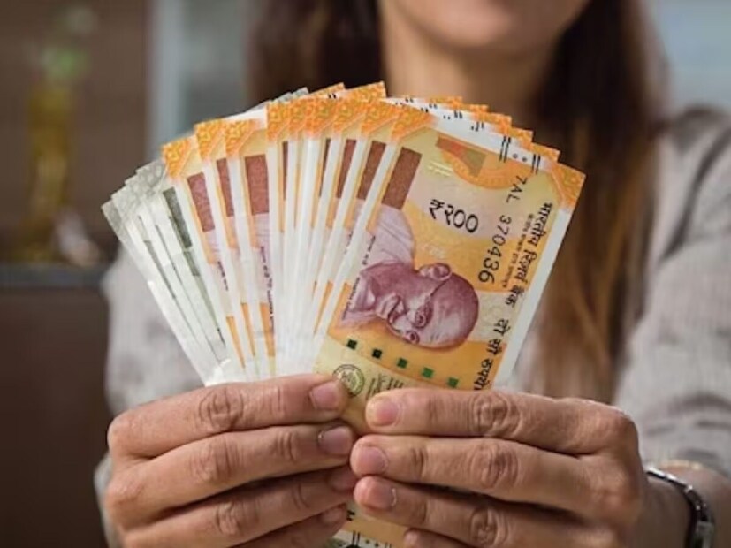 सूचना : हा लेख सोशल मीडियावर ज्योतिष तज्ज्ञांनी शेअर केलेल्या व्हिडीओवर आधारित आहे. न्यूज18मराठीचा याच्याशी काहीही संबंध नाही. न्यूज18मराठी याची हमी देत नाही किंवा याचं समर्थन करत नाही. (सर्व फोटो : प्रतीकात्मक)